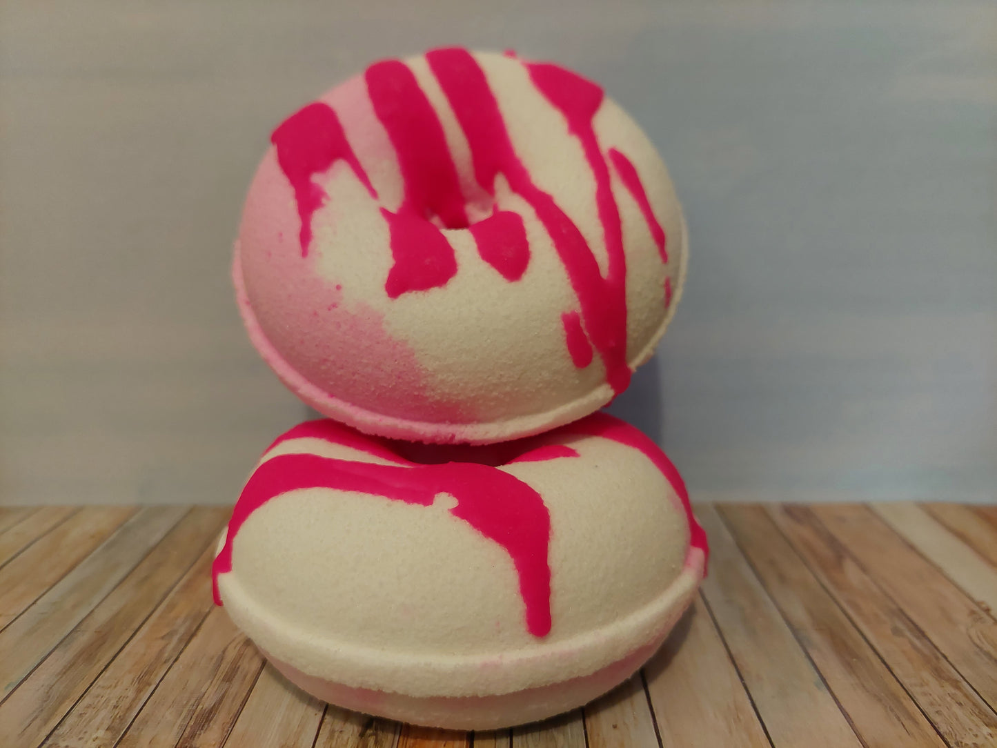 Dragonfruit Bath Bomb Donut 230g