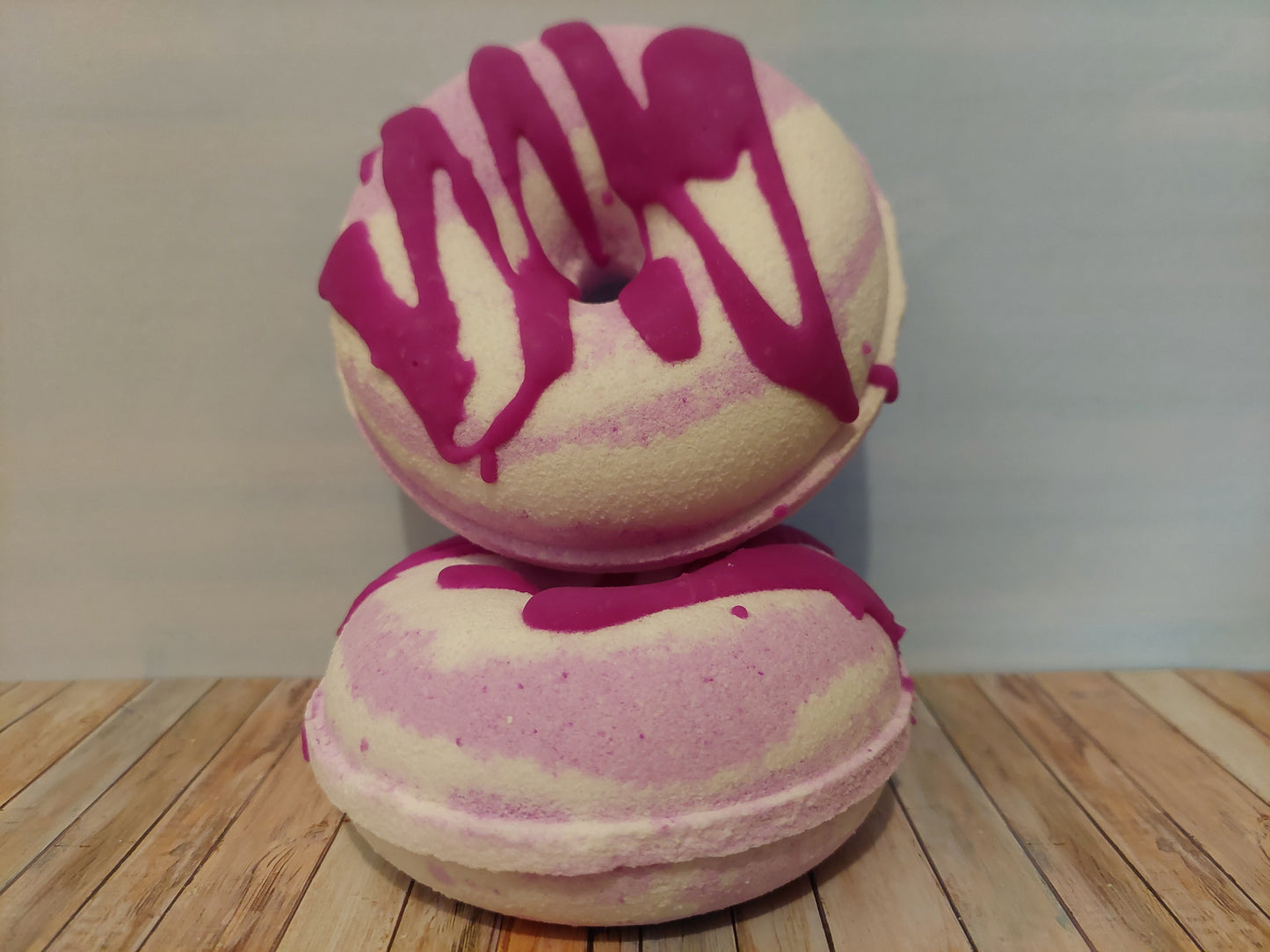 Black Raspberry Bath Bomb Donut 230g